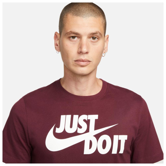 Nike Ανδρική κοντομάνικη μπλούζα Sportswear Just Do It Swoosh Nike Ανδρική κοντομάνικη μπλούζα Sportswear Just Do It Swoosh